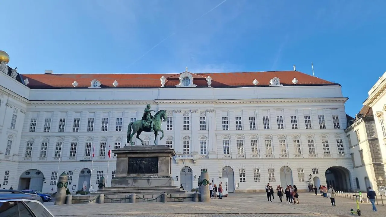 Hotel Elegance Studios - Hofburg Viena