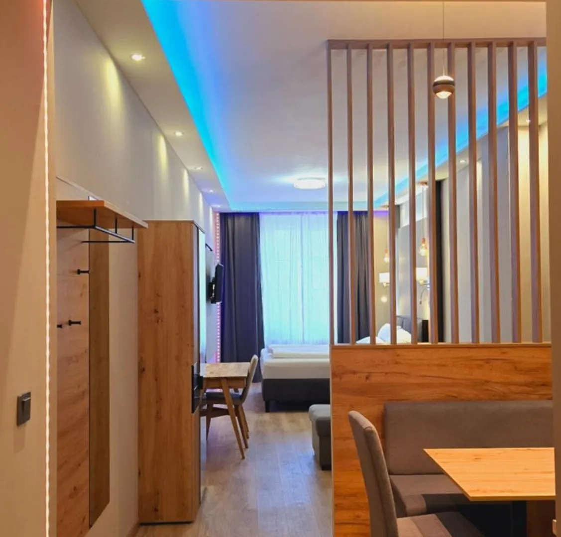Elegance Studios Wien 4*, فيينا