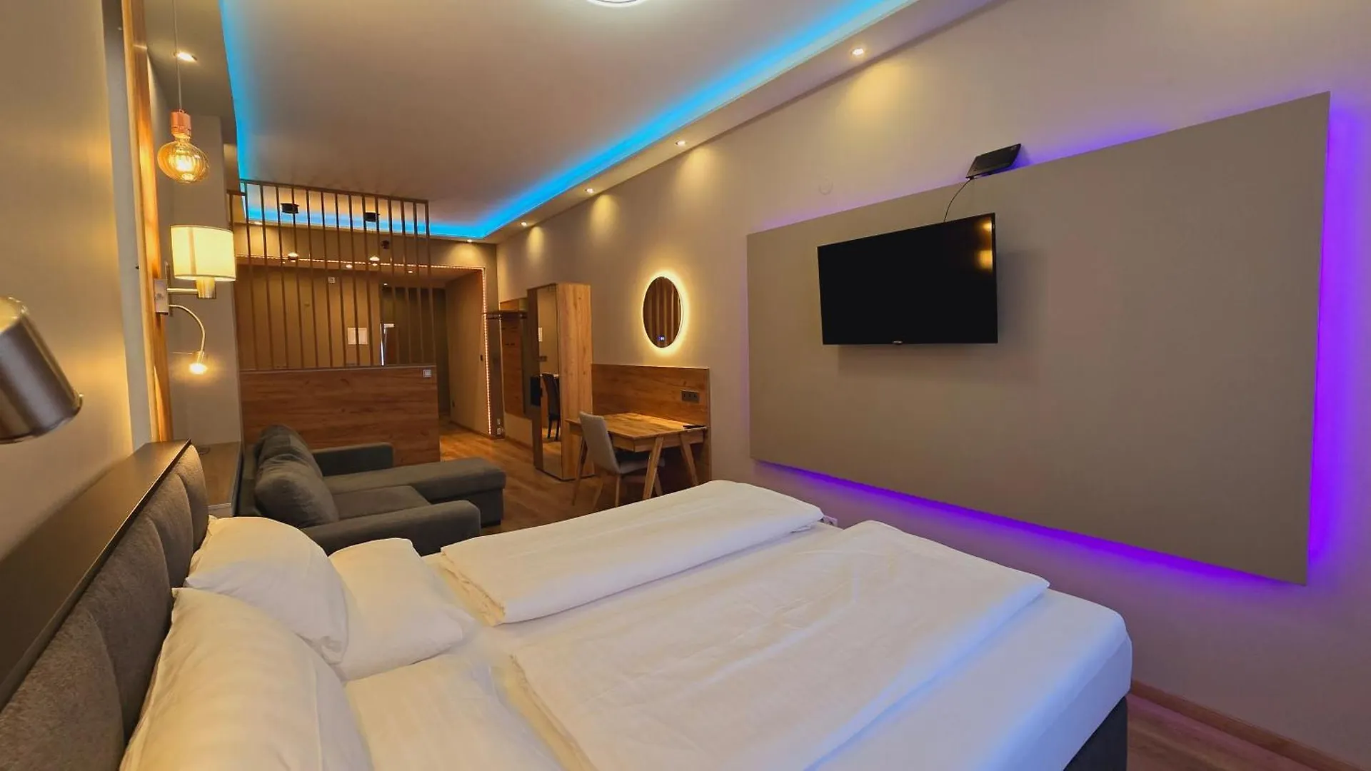 Elegance Studios Wien 4*, فيينا
