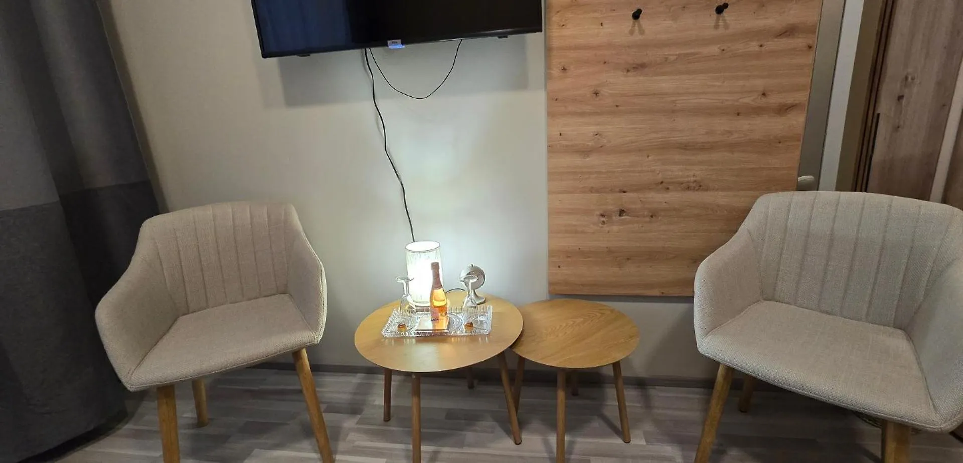 Elegance Studios Wien 4*, فيينا