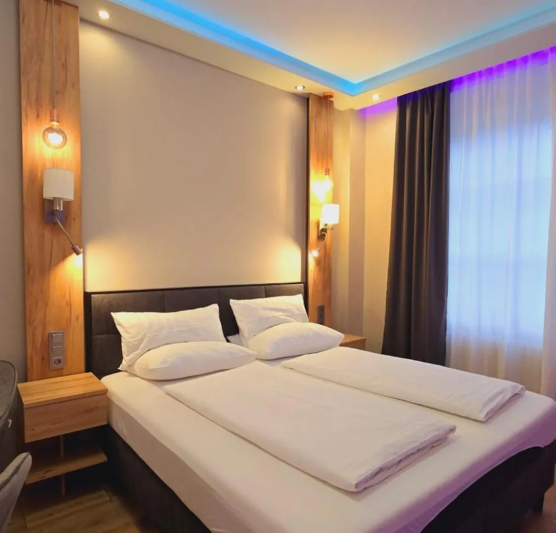Elegance Studios Wien Hotel