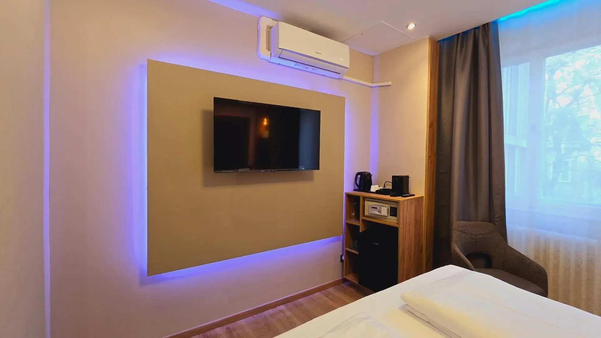 **** فندق Elegance Studios Wien النمسا